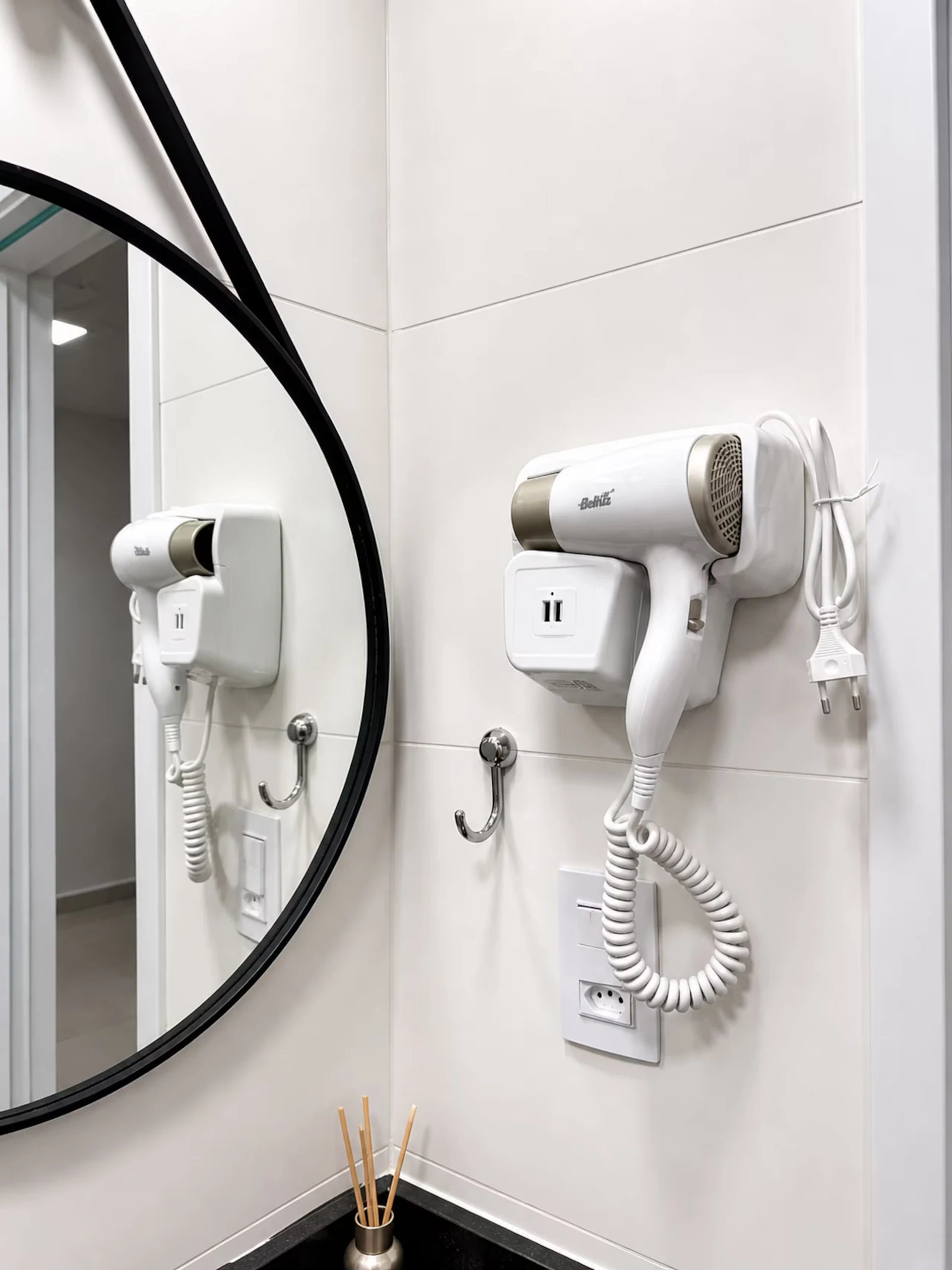 Hair dryer, beachfront apartment in Praia Grande