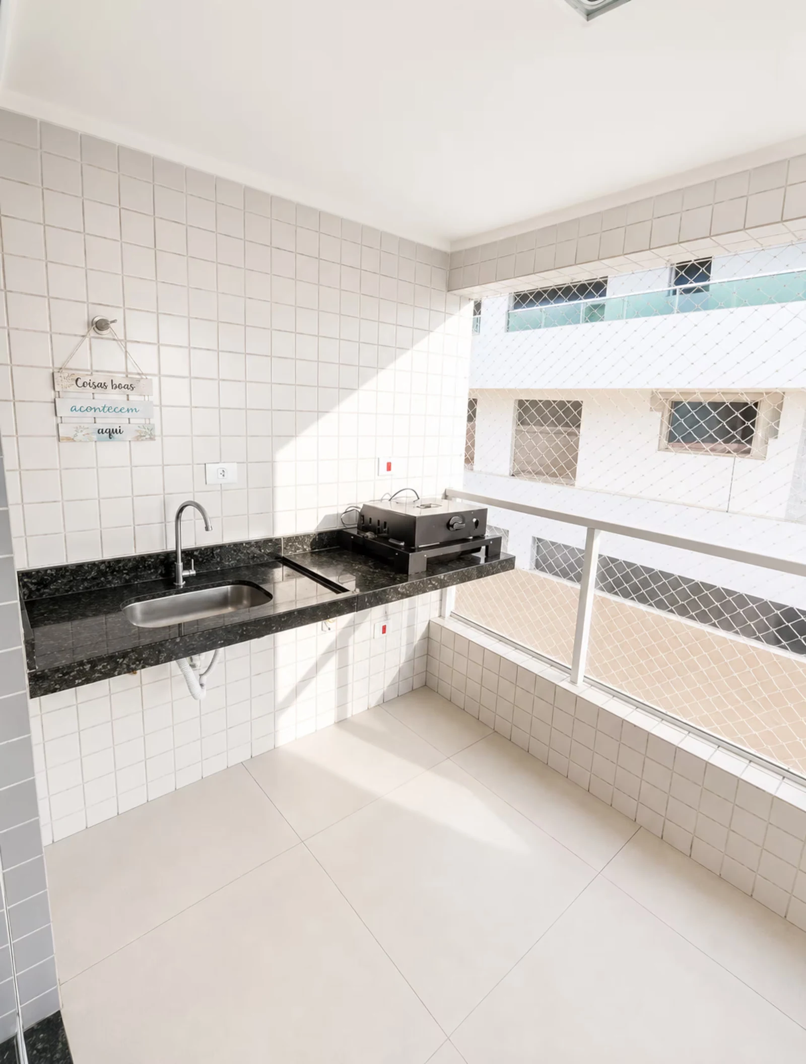 Gourmet balcony, beachfront apartment in Praia Grande